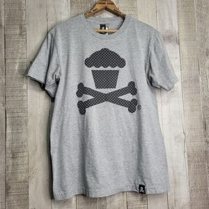Johnny Cupcakes Gray Graphic T-Shirt. Size Medium